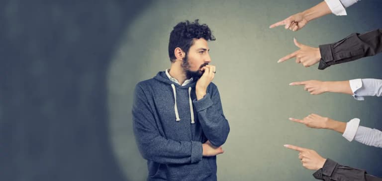 The misfortune of inner criticism: How to get rid of the habit of “devouring” yourself?