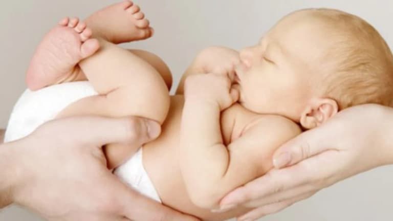 Is your baby immobile or overly tense? Experts warn about muscle tone
