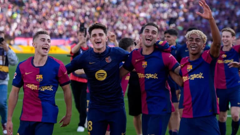 Chelsea and Arsenal show huge interest in Barca star
