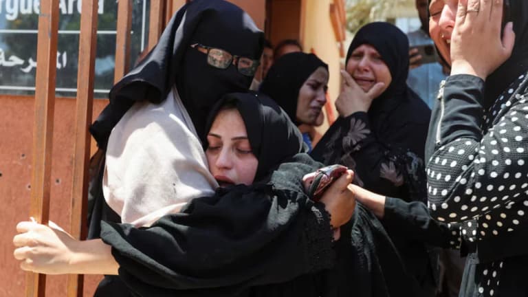 Talks on Gaza stalled: 17 people seeking aid killed