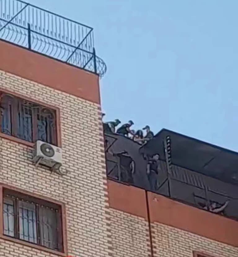 Police officers save girl from suicide