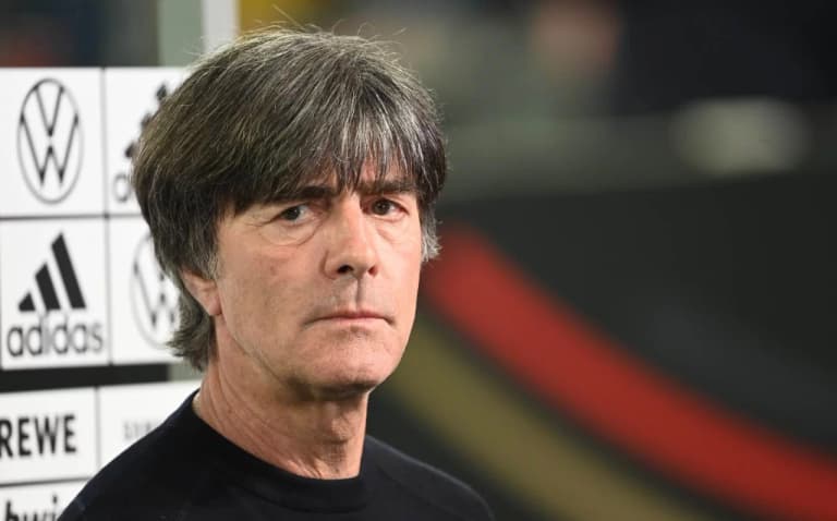 Joachim Löw is discussing cooperation with Uzbekistan
