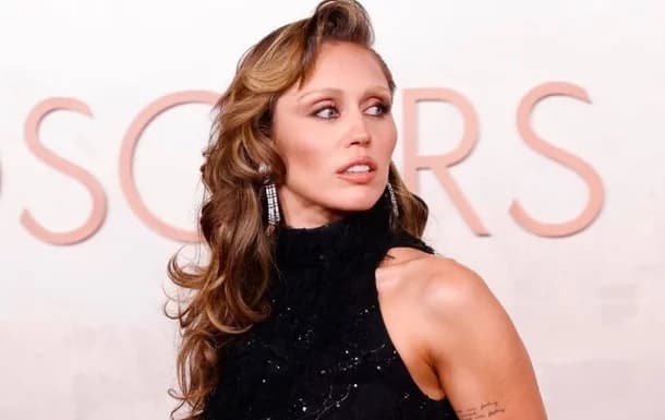 Miley Cyrus reveals the secret treatment that helped her overcome stage fright