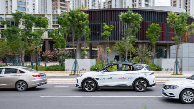 Uber Baidu билан бирлашиб роботакси ишга туширмоқчи