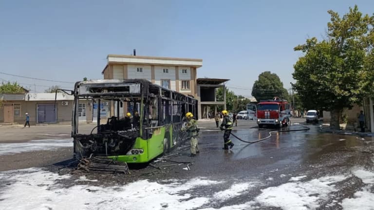 Bus burned down in Uchtepa: passengers and driver survived the tragedy