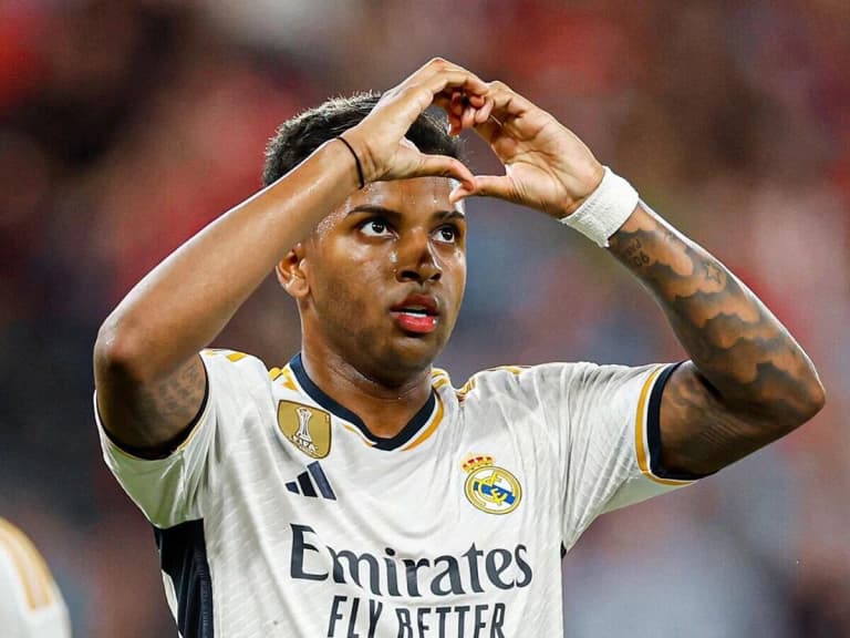 Rodrygo gitmiyor: 100 milyonluk yıldız “Real”de kalacağını söyledi