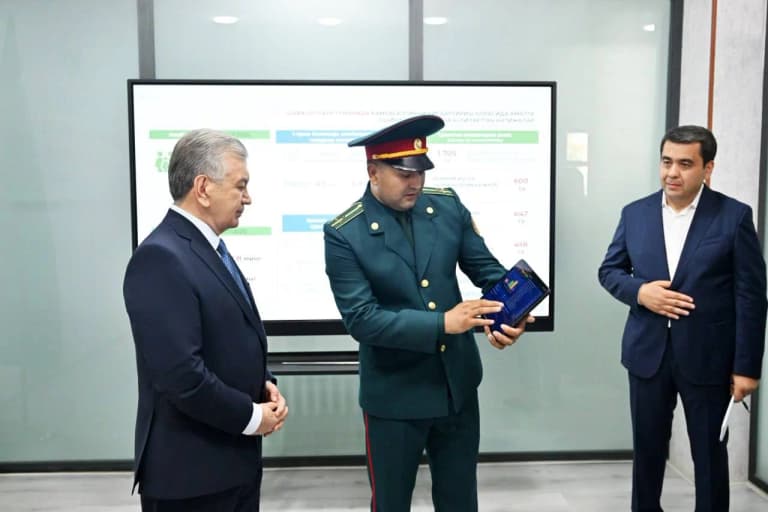 Символ мужества в столице: Президент лично вручил инспектору звание капитана