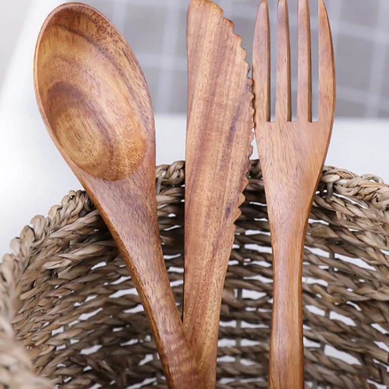 Are wooden spoons in the kitchen really dangerous or is it just a scare?