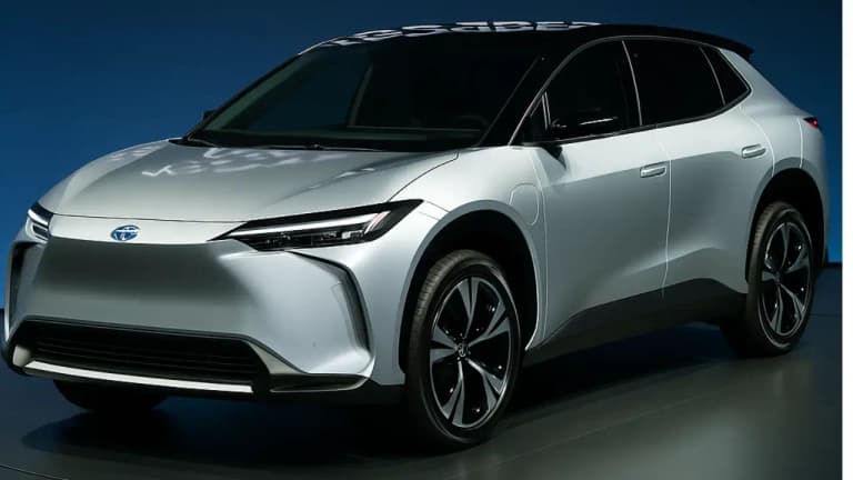 Toyota 2025 йилда янги автоном электромобилни намойиш қилди