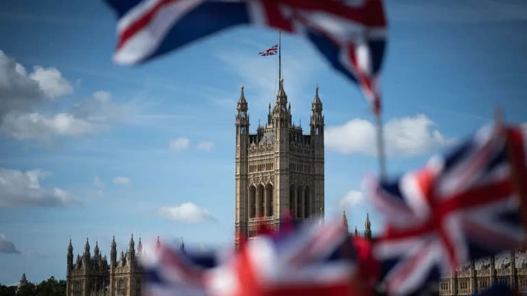 Britaniya Rossiya aktivlari hisobidan Ukrainaga milliardlab yordam berdi