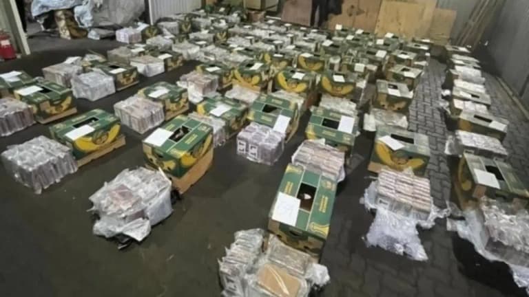 Санкт-Петербургда банан юки ичида 1,5 тонна кокаин топилди