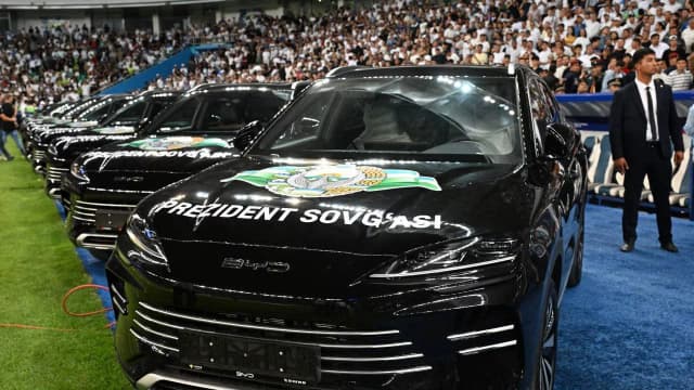 ЎФА терма жамоа аъзоларига BYD совға қилгани учун 340 минг доллар жарима тўлайди