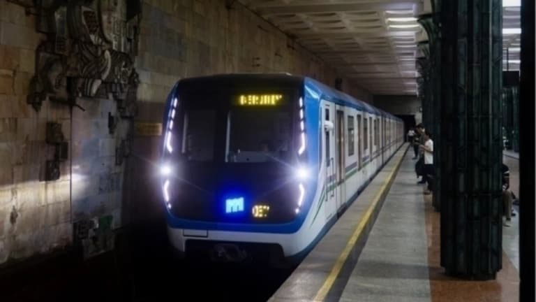 Тошкент метросида туғилган болага бепул саёҳат ҳуқуқи берилди