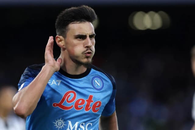 Elmas "Napoli" uchun 200-oʻyinni oʻtkazdi