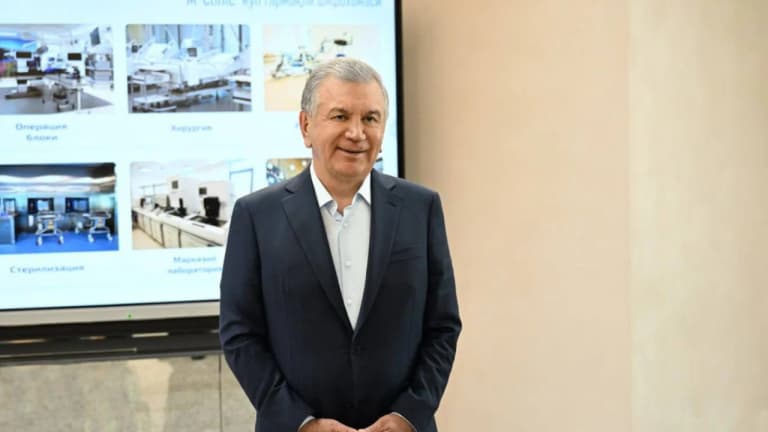 Президент Мирзияев медициналық университетті аралайды