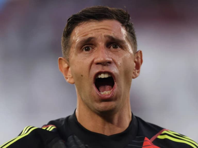 Emiliano Martines Gattuzoga javob berdi