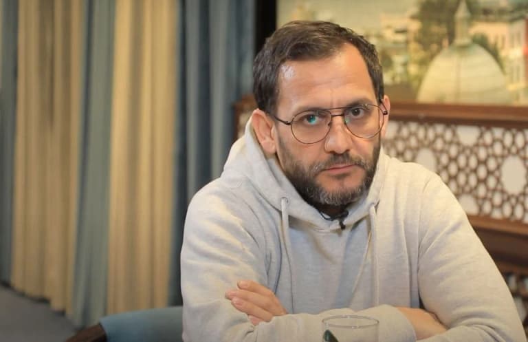 Әнші Жахонгир Отажоновты басқа әнші қалай алдап соқты?