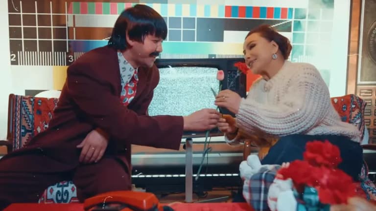 Представлен ретро-дуэт Юлдуз Усмоновой и Хамдама Собирова
