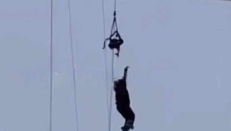 Қамшык асуындағы аспалы жолда 16 жастағы қыз құлады делінуде