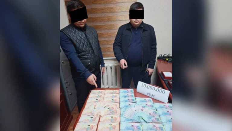Налоговые инспекторы задержаны за вымогательство денег у предпринимателя