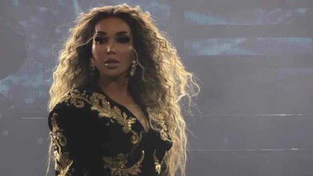 Rayhon G'aniyevaning konsertidagi obrazi internetni portlatmoqda!