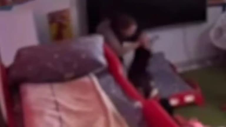 Taşkent’te kreşte bir çocuğu döven öğretmen işten çıkarıldı