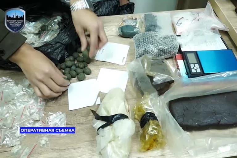 Özbekistan Devlet Güvenlik Servisi ve İçişleri Bakanlığı'ndan Uyuşturucu Kaçakçılığı ve Suçla Mücadele İçin Büyük Baskınlar