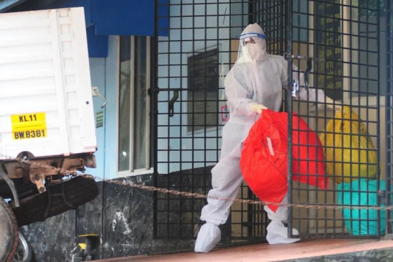Hindistan'da Yüksek Ölüm Oranıyla Nipah Virüsü Salgını Yeniden Ortaya Çıktı