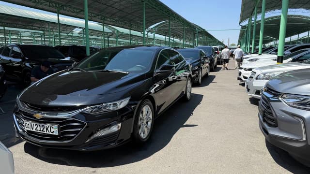 Sergeli otomobil pazarı yepyeni bir görünüme kavuşuyor