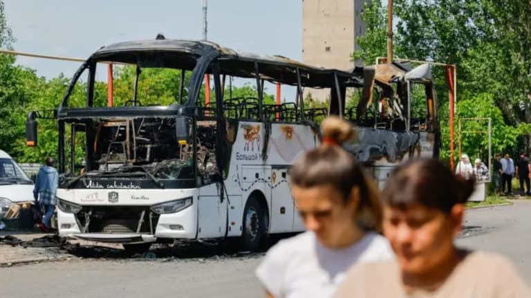 Возле Енакиево совершена атака на пассажирский автобус с помощью дрона