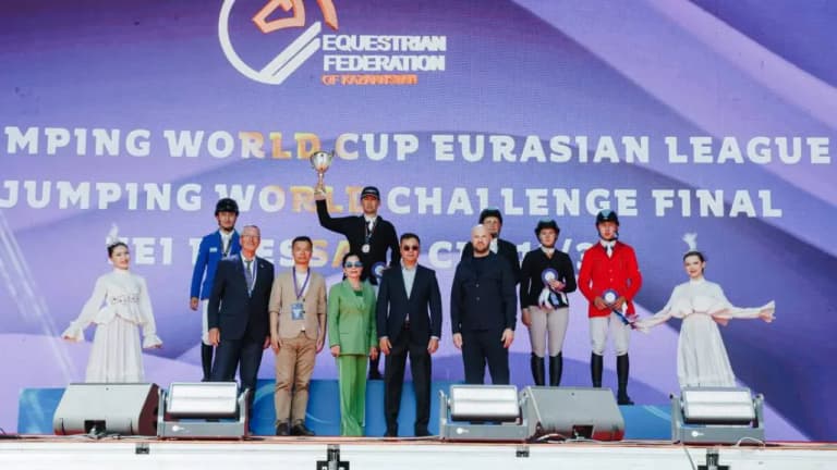 Jinetes uzbekos ganan 8 medallas en Astaná
