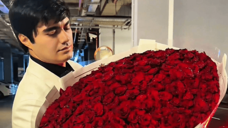 Shahzod Sultonov surprend ses fans avec une demande en mariage romantique « Marry Me »