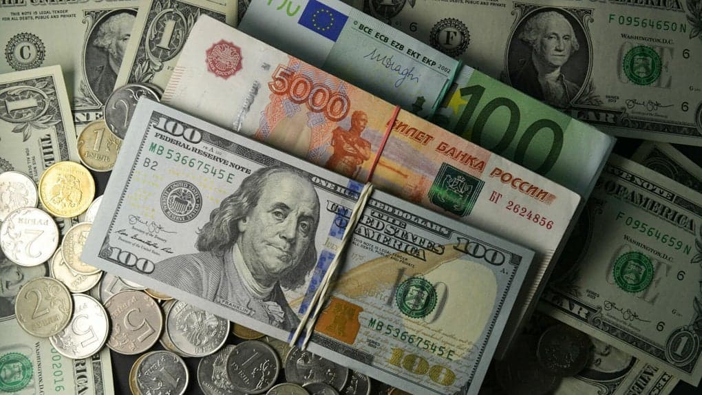 Ўзбекистонда долларнинг расмий курси илк бор 10 700 сўмдан ошди