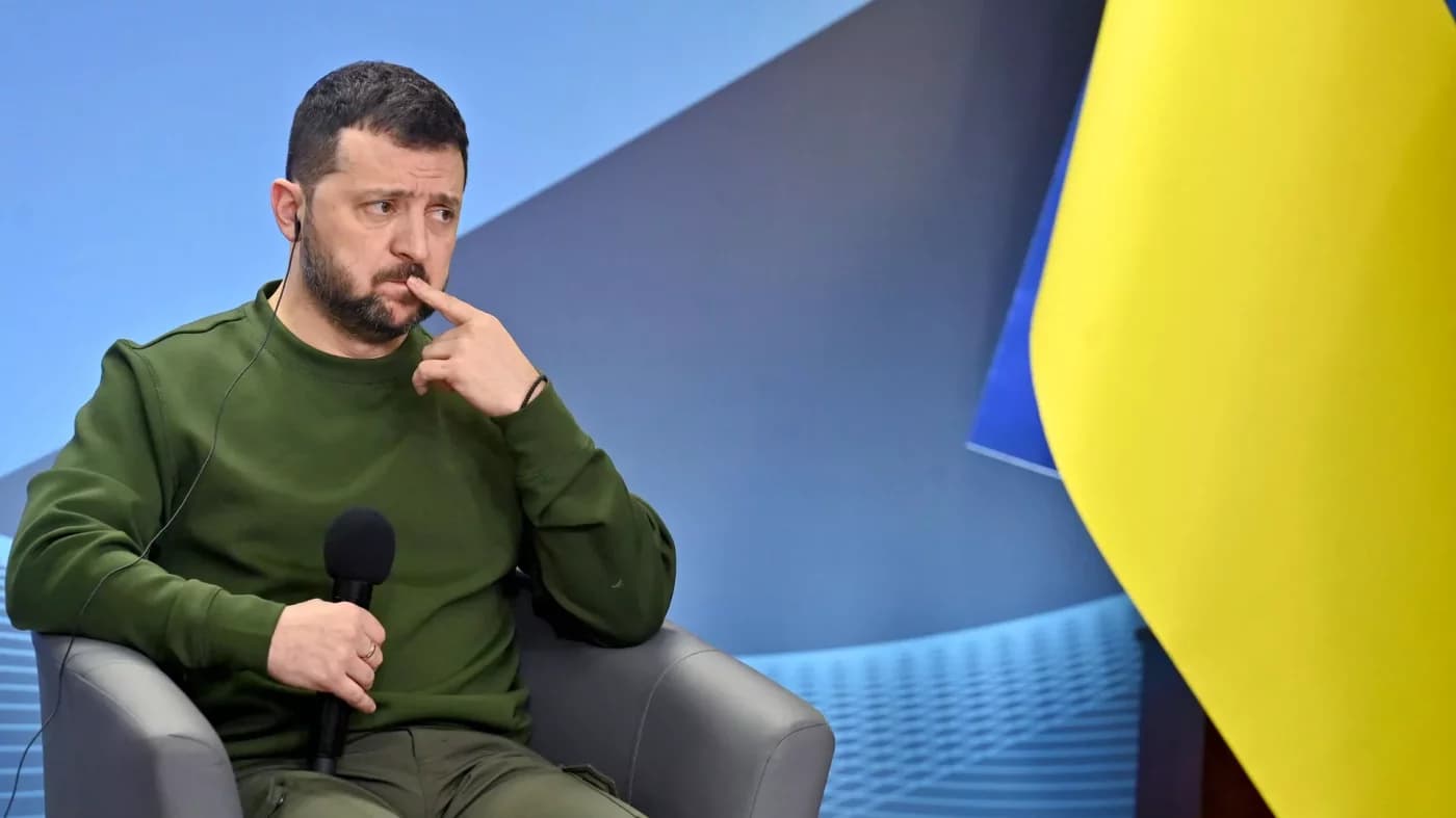 Iste’fodagi general: Zelenskiy faqat tayyor matnni o‘qib, prezident rolini o‘ynamoqda