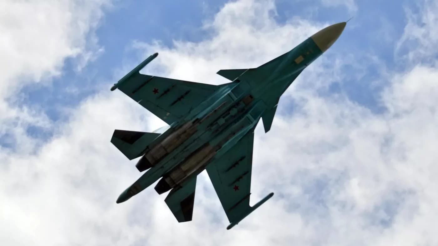Су-34 Украина қуролли кучларининг Курск вилоятидаги техника жамланмасига зарба берди