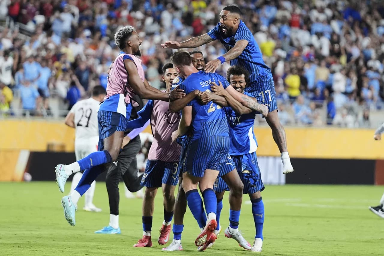 A record bonus was awarded to Al-Hilal players for their victory over Manchester City
