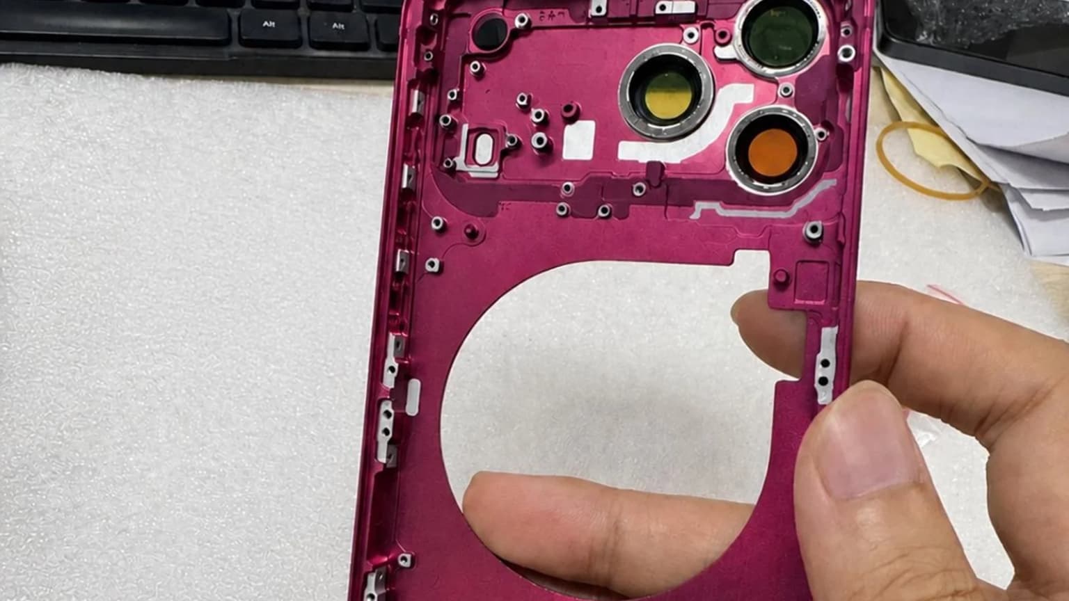 Farben der iPhone 18 Pro und Pro Max Gehäuse in Live-Fotos gezeigt