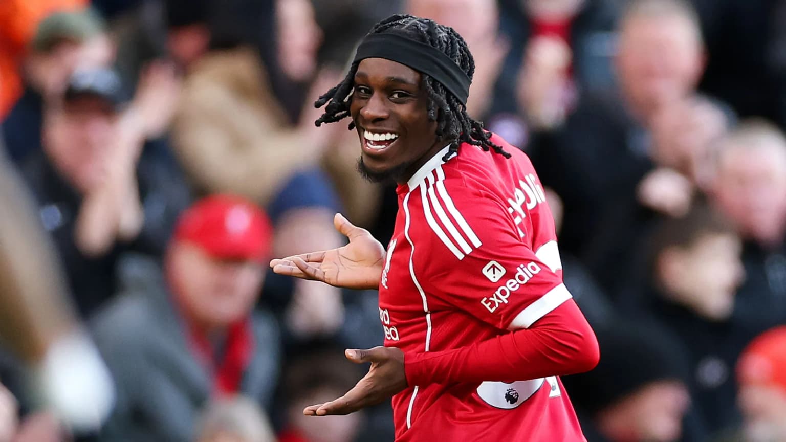 Jeremie Frimpong celebra la derrota del Arsenal en la Champions League