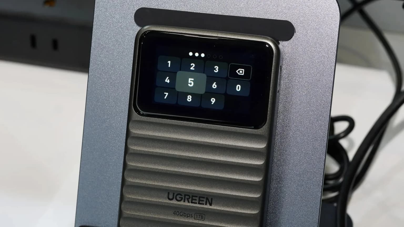 Ugreen harorat va tezlikni koʻrsatuvchi yangi SSD modelini taqdim etdi