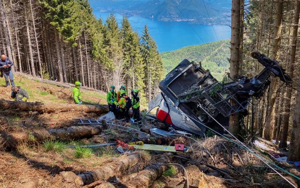 Italiyada arqon yo‘li uzilib, kabina qulashi oqibatida halok bo‘lganlar soni 14 kishiga yetdi