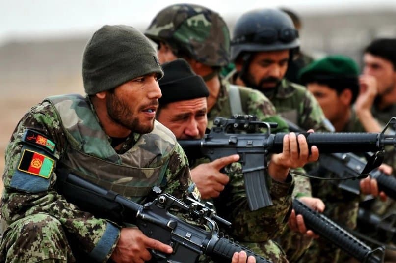 Tojikistonga 300dan ortiq afg‘on harbiylari qochib o‘tgani ma’lum qilindi