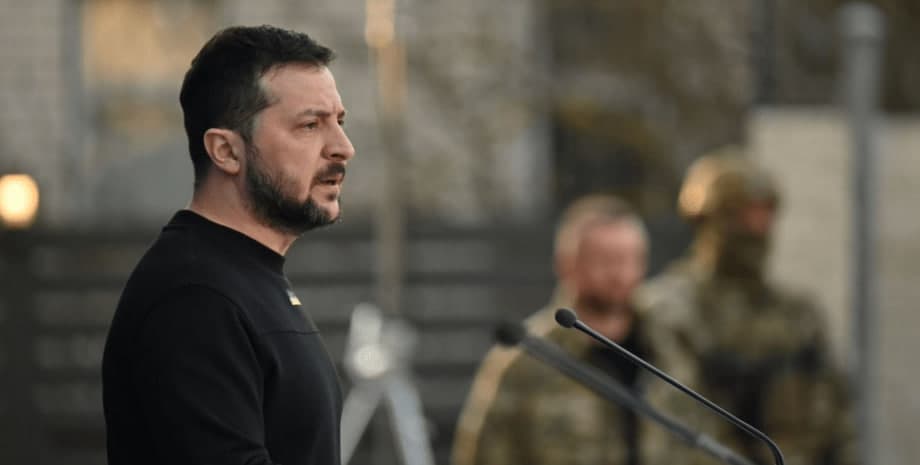 Zelenskiy shaxsiy quroli borligini va undan qachon foydalanishini aytdi
