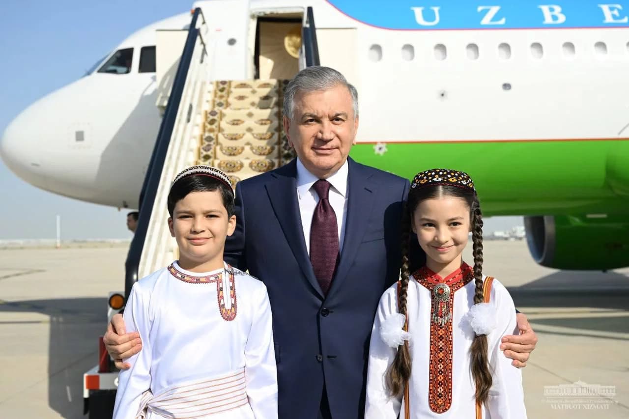 Shavkat Mirziyoyev Ashxobodga keldi