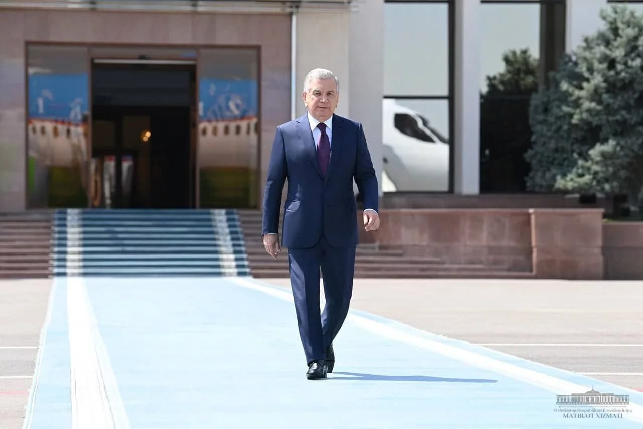 Shavkat Mirziyoyev amaliy tashrif bilan Vengriyaga jo‘nab ketdi