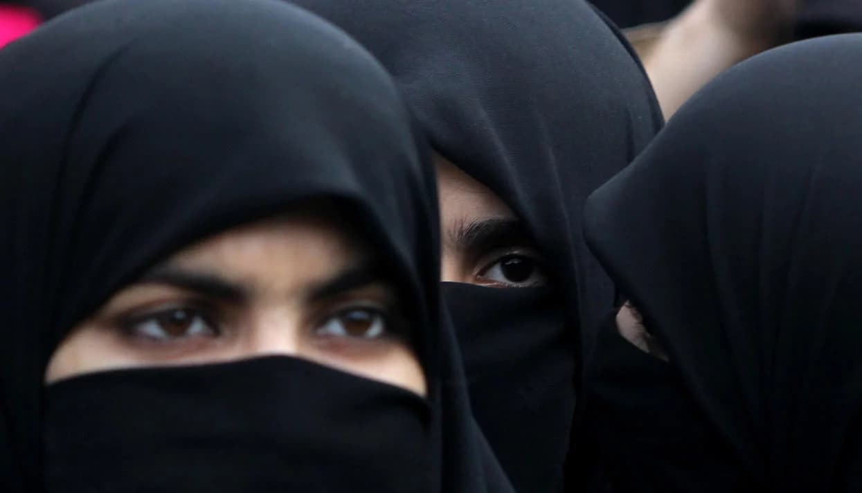 “Ertaga kech bo‘ladi”: Qirg‘izistonda burqa va niqob kiyishni taqiqlash taklif etildi