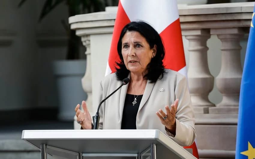Gruziya parlamenti: mamlakat prezidentiga impichment e’lon qilish jarayoni boshlandi