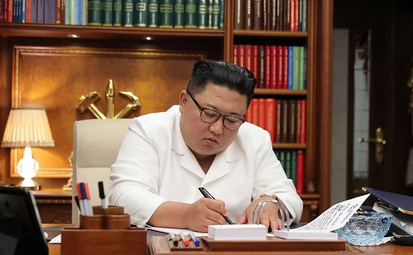 Kim Chen In Putinga xat yo‘llab, unga “imperialistlar gegemonligi” ustidan g‘alaba tiladi