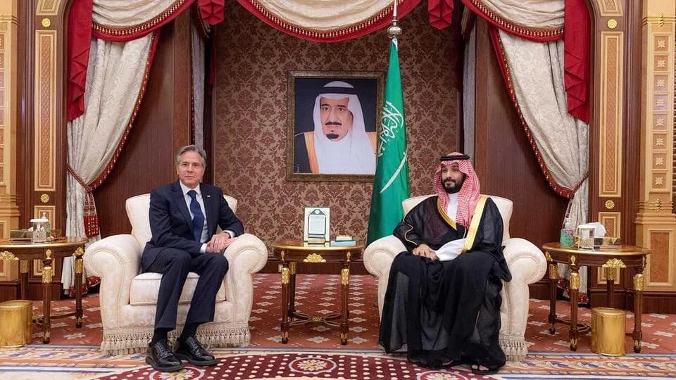 Entoni Blinken Saudiya shahzodasi bilan uchrashuvni tuni bilan kutishga majbur bo‘ldi