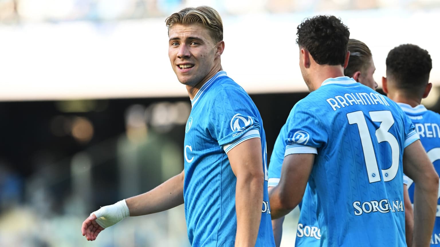 Napoli says goodbye to Conte with a victory