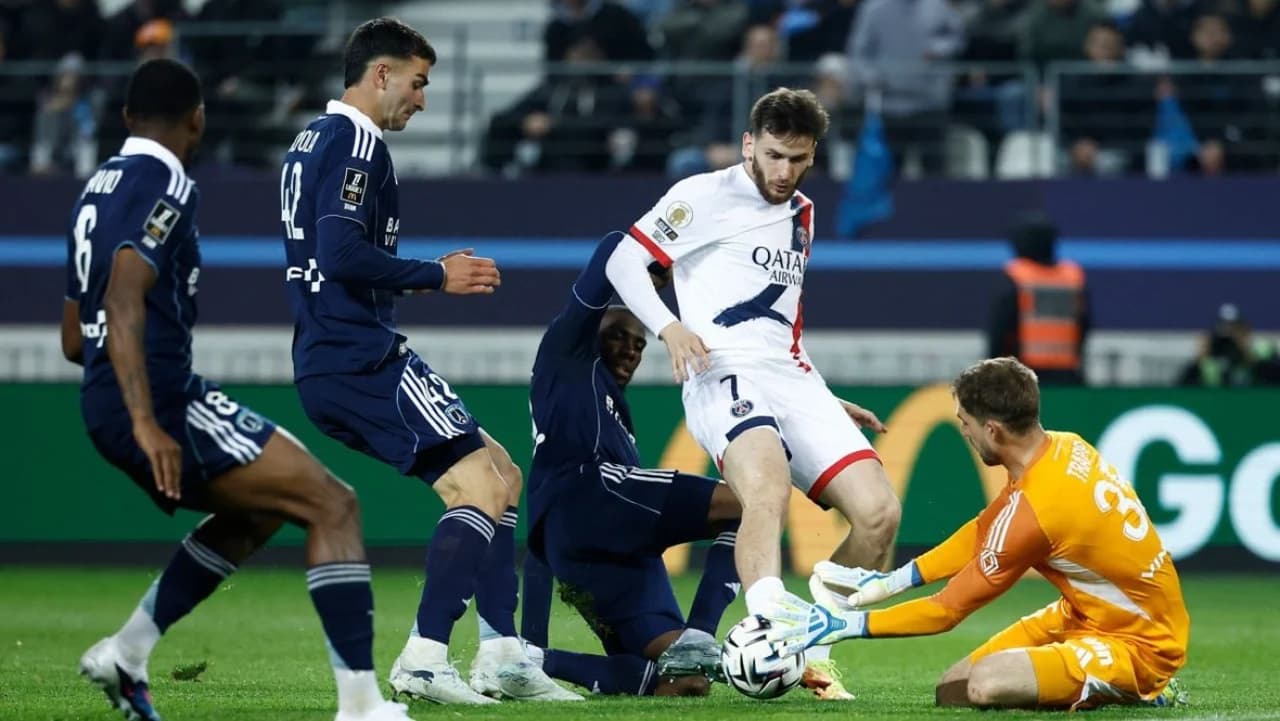 PSG defeated: Ligue 1 season concludes in dramatic fashion (video)